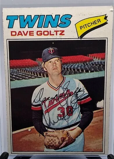 1977 Topps Dave Goltz Hand Signed Autographed Minnesota Twins Baseball Card