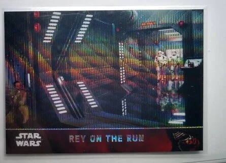 2016 Topps Star Wars Chrome The Force Awakens Rey on the Run Refractor Trading Card