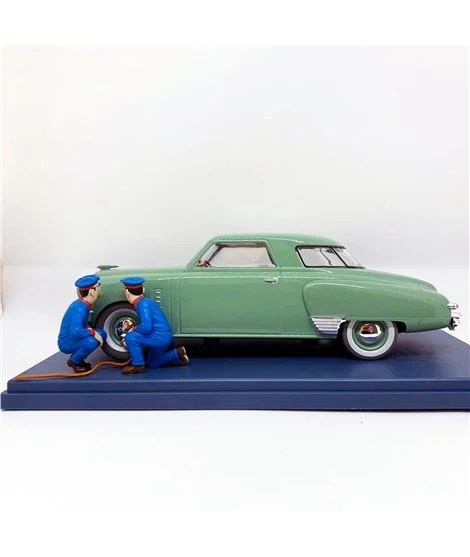 Simoun Garage's Studebaker Resin Car from Tintin's Adventures
