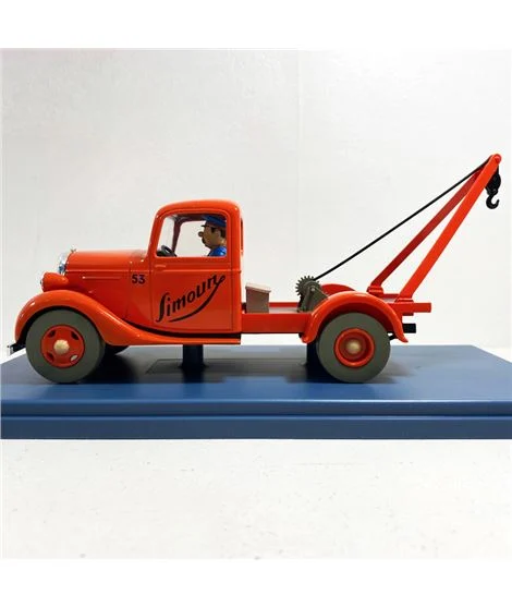 Simoun Tow Truck 1/24-33 Resin Figurine