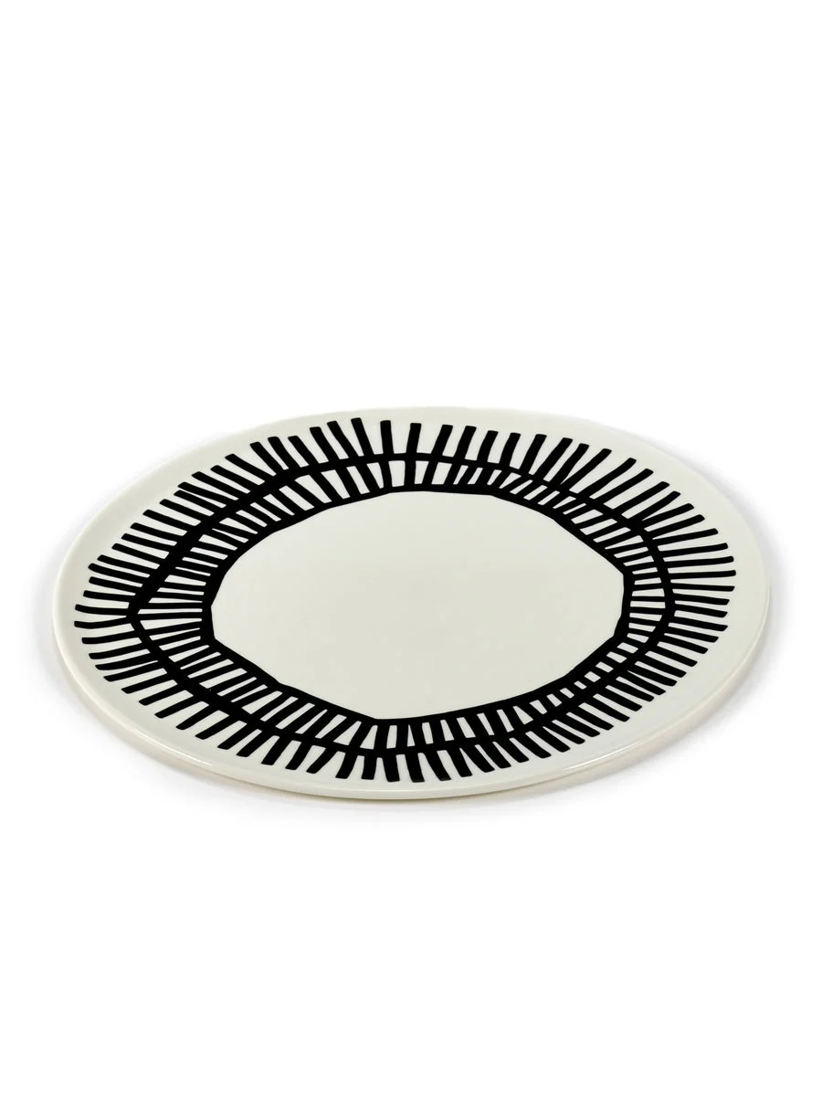 Table Nomade Plates Available in 2 Colors