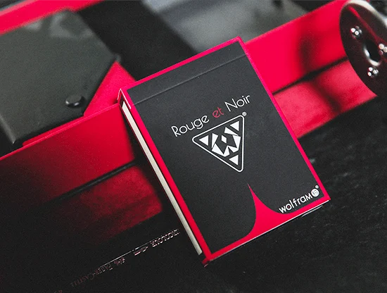 Wolfram v2 Rouge et Noir Playing Cards & Display Case TPCC