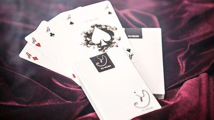 Yu Hojin White Pro Manipulation Cards Deck